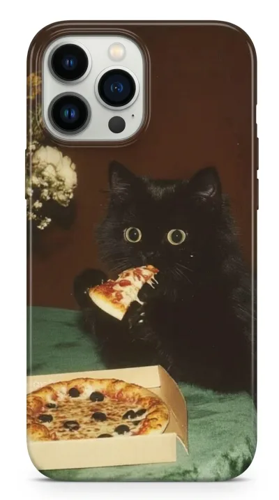 iPhone 13 Pro Max Kılıf - Pizza Yiyen Siyah Yavru Kedi featured